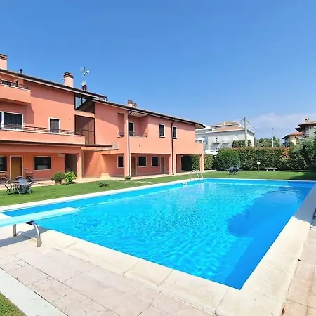 Volta Pool&beach باردولينو