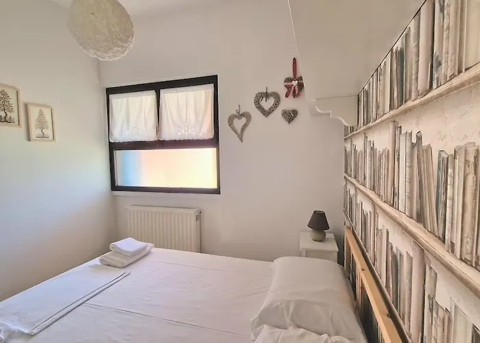 Апартаменти Volta Pool&beach *